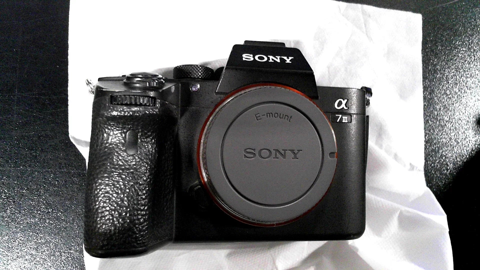 Sony a7  Full-Frame Mirrorless Interchangeable-Lens Camera Optical with 3-Inch , Black (/)