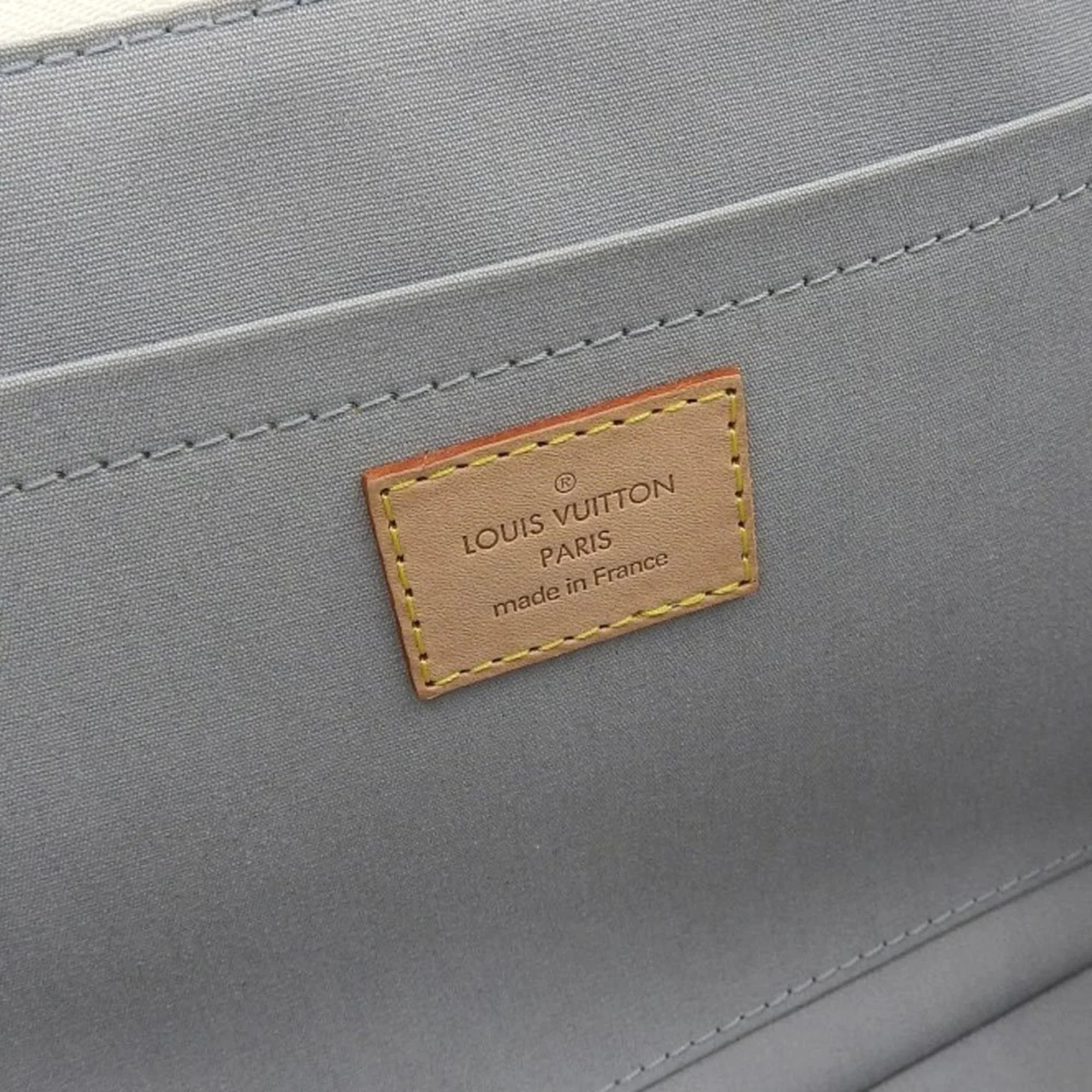Pre-Owned Louis Vuitton   Vernis Rosewood Avenue Shoulder Bag Perle  (Good)