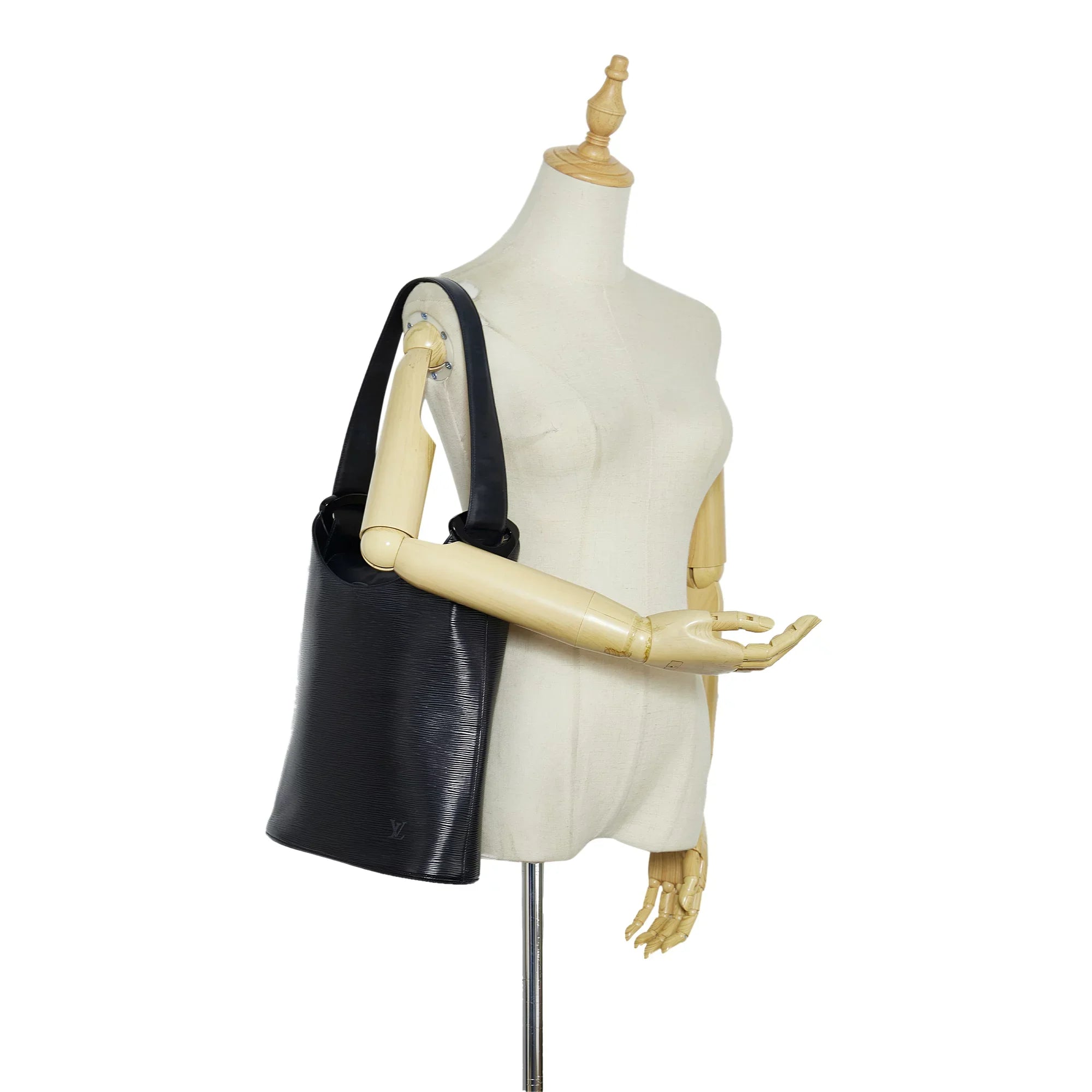 Pre-Owned Authenticated Louis Vuitton Epi Sac Verseau Leather Black Shoulder Bag Unisex (Fair)