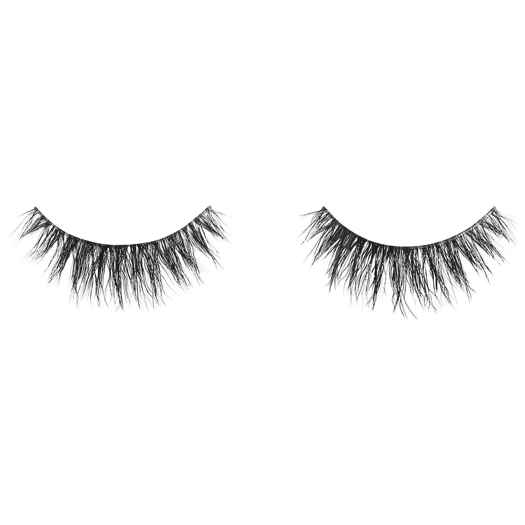 Weightless False Eyelashes - Sweet & Subtle -  medium-length criss-cross lash for a subtle yet striking effect.