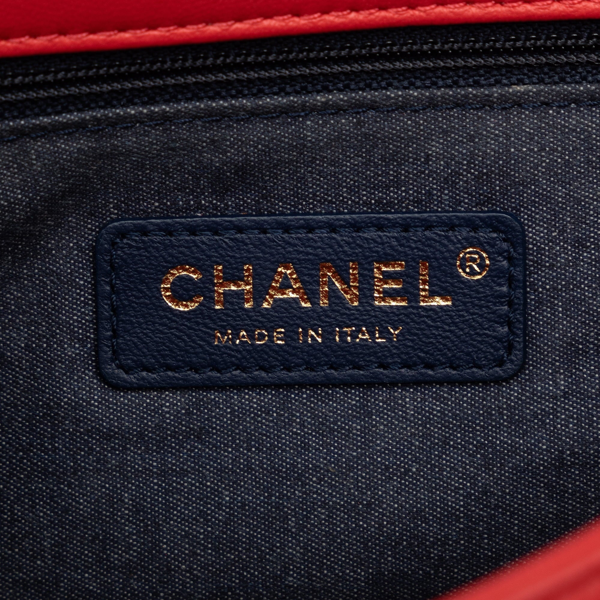 Pre-Owned Authenticated Chanel Small Lambskin Elegant Chain Single Flap Leather Red Satchel Unisex (Good)