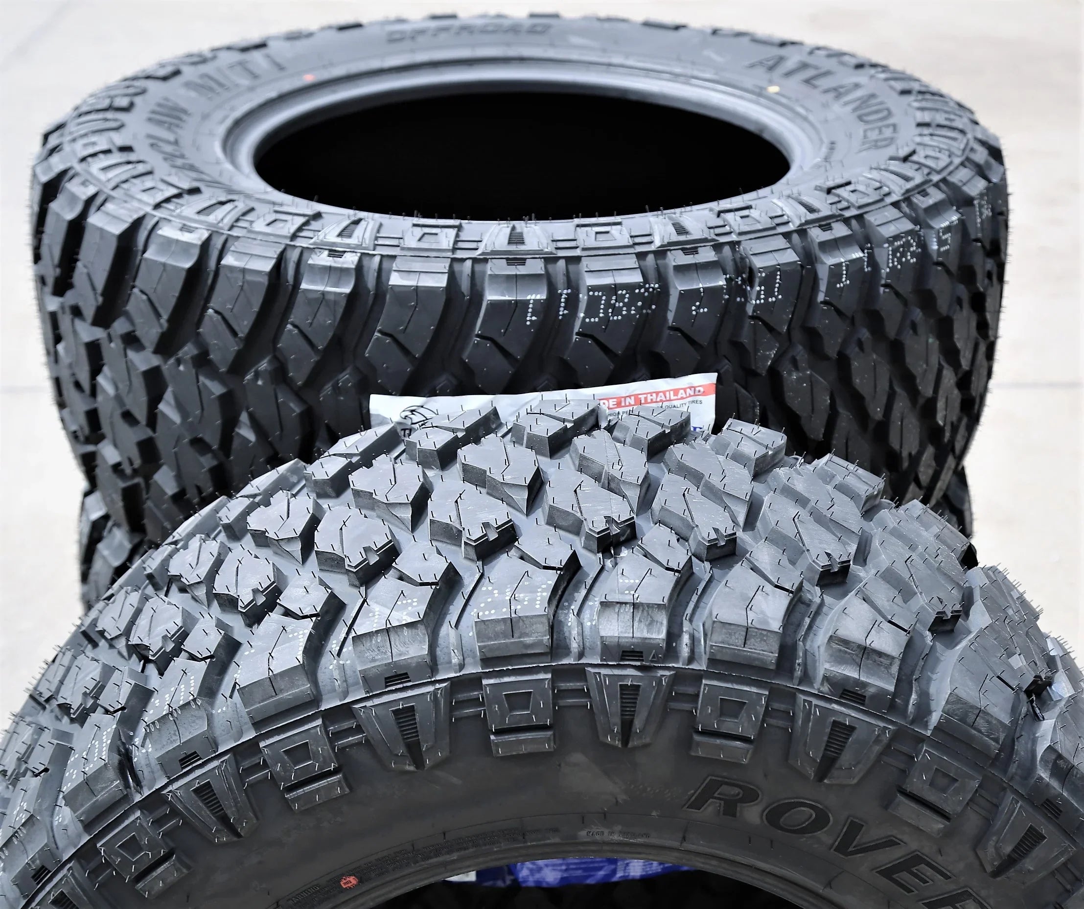 Atlander Roverclaw /   305/70R17 Load  10 Ply  Mud Tire