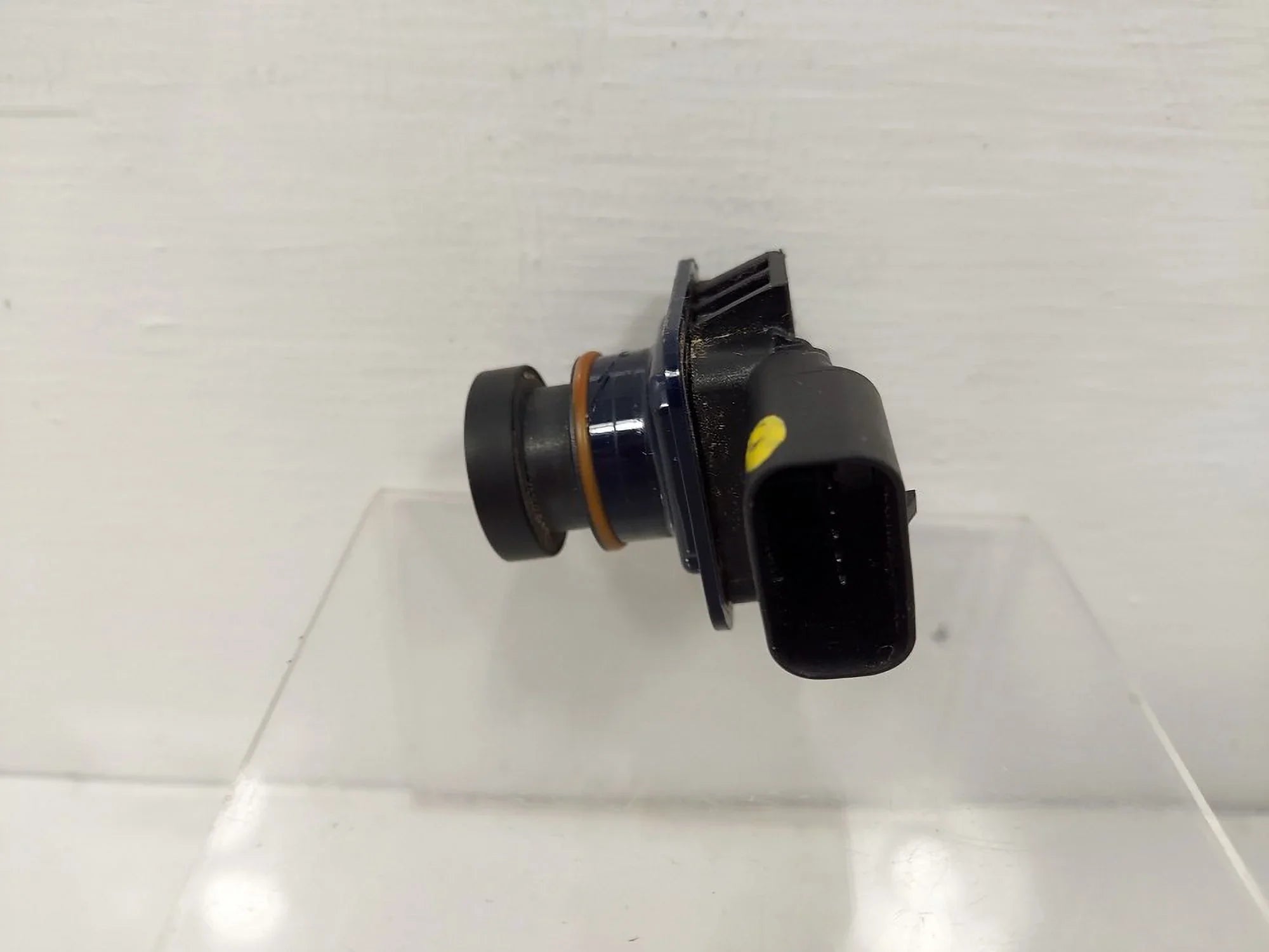 Pre-Owned 2011-2012 Ford Explorer Rear View Backup Camera  (Good)