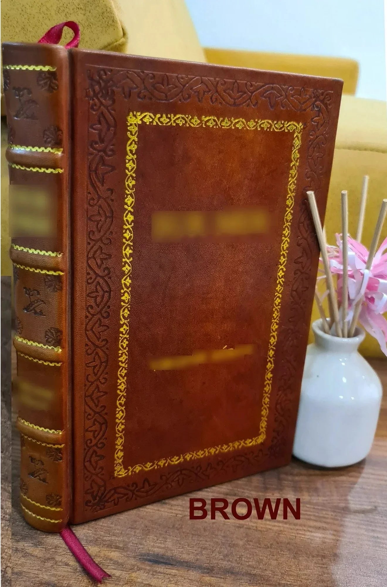 Remarks upon alchemy and the alchemists : indicating a method of disshielding the true nature of hermetic philosophy : and showing that the search after the [Premium Leather Bound]