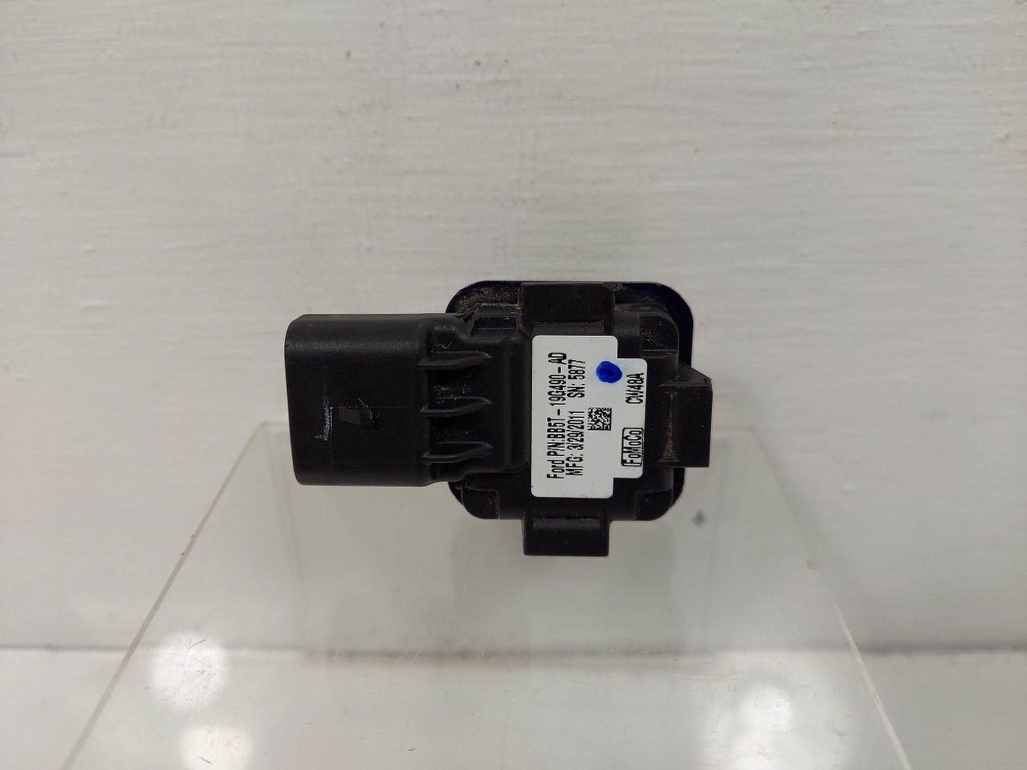Pre-Owned 2011-2012 Ford Explorer Rear View Backup Camera  (Good)