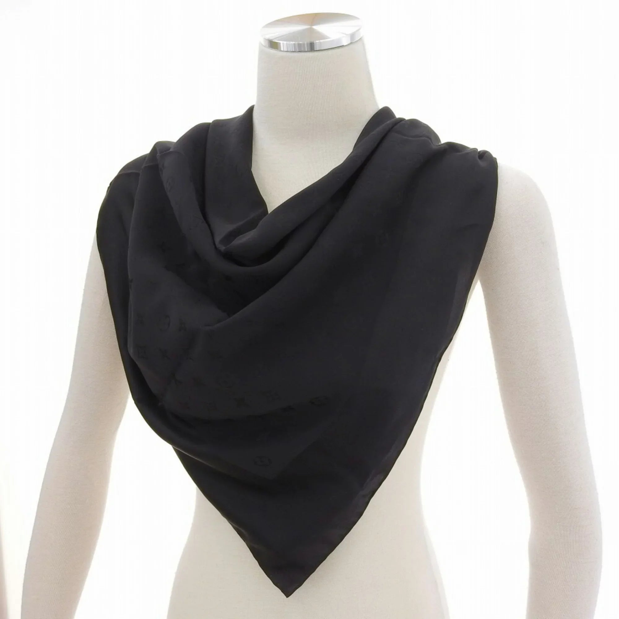 Pre-Owned Louis Vuitton   monogram scarf silk black (Like New)
