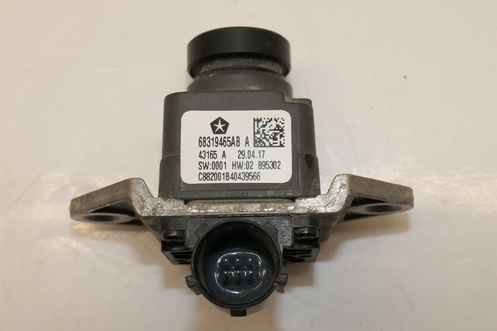 Pre-Owned 2017-2022 Jeep Grand Cherokee Rear View Back Up Camera  (Good)
