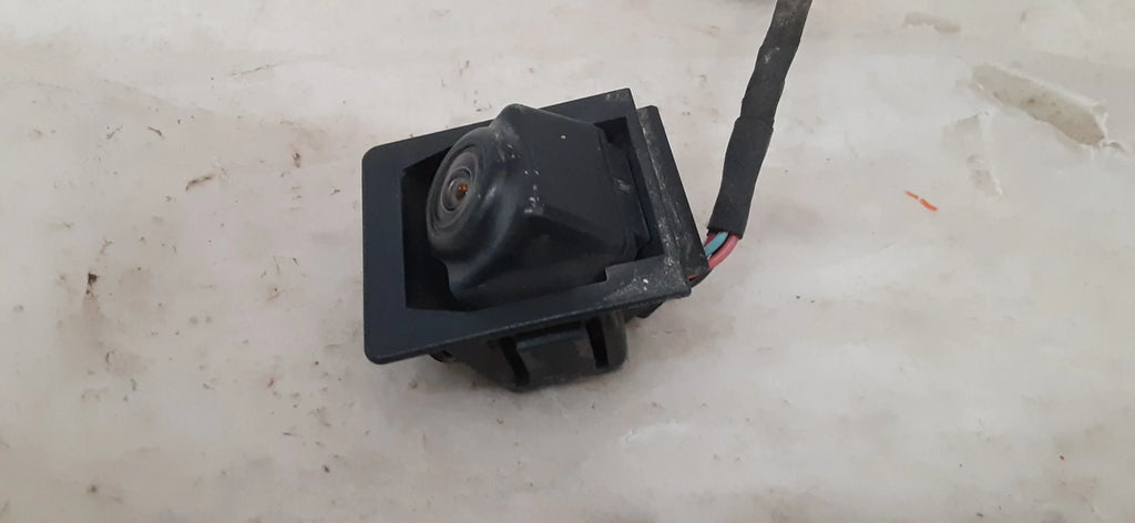 Pre-Owned 16 17 Chevrolet Camaro Rear View Back Up Camera   (Good)