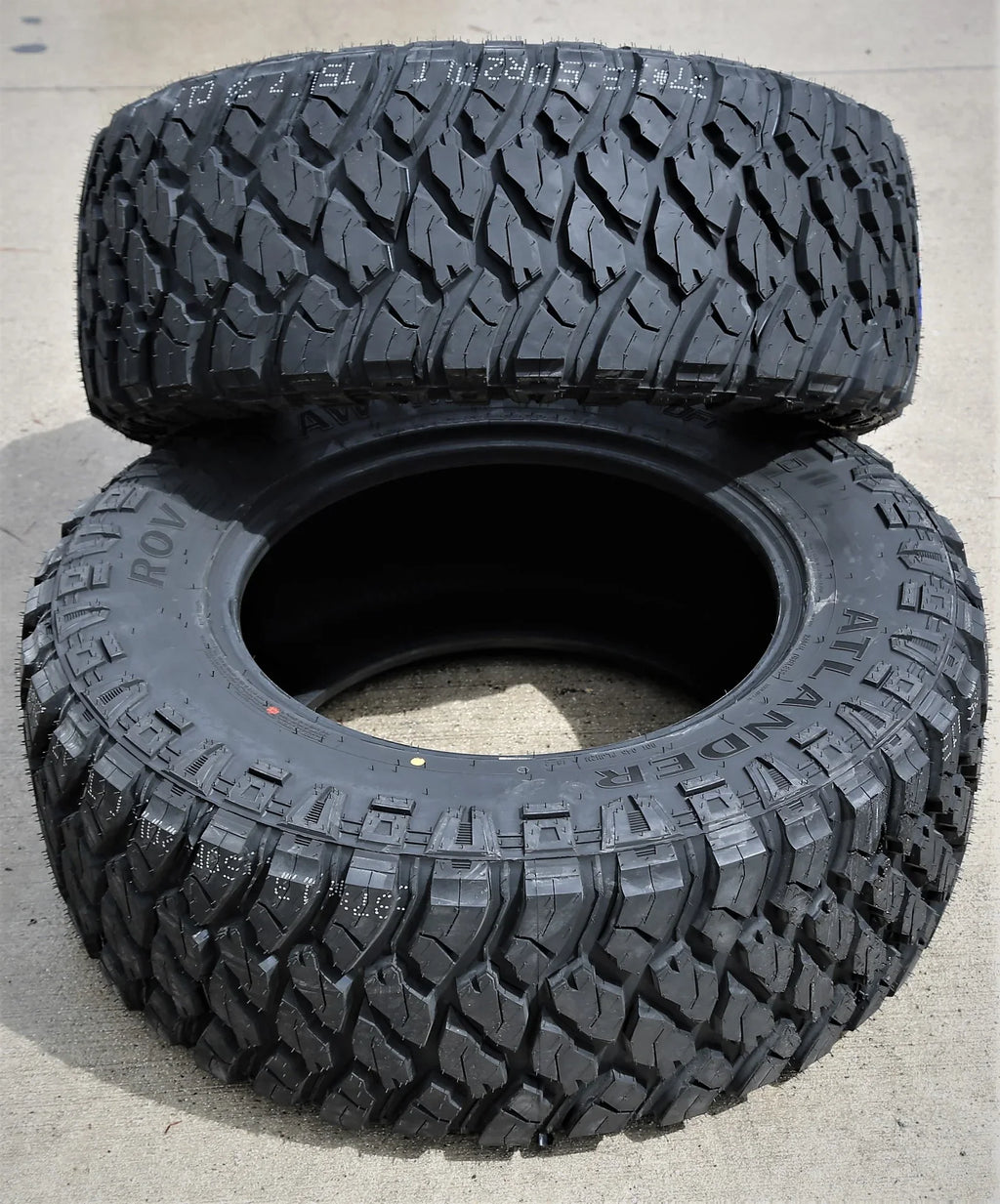 Atlander Roverclaw /   305/70R17 Load  10 Ply  Mud Tire