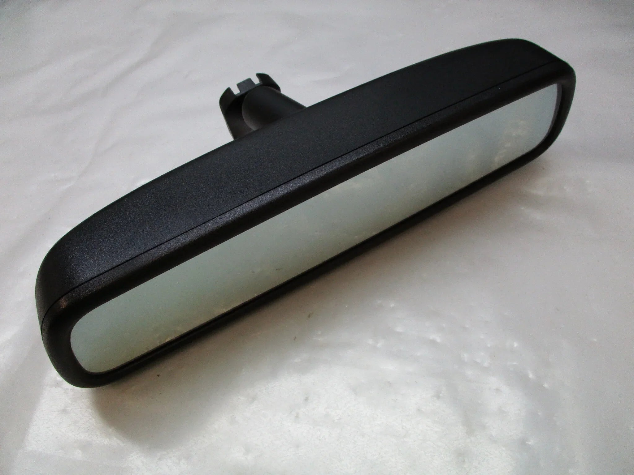 Pre-Owned Chevy Express  Savana Rear View Mirror w/ Back Up Camera Display  (Good)