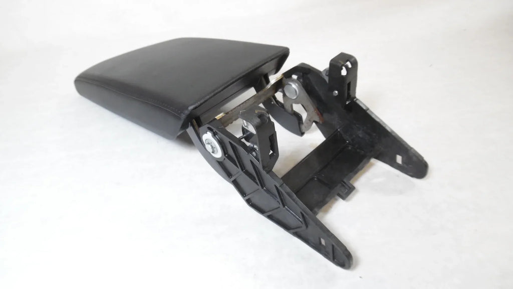 Pre-Owned 2019 2020 2021 Volkswagen Jetta Center Floor Console Lid Armrest Black  (Good)
