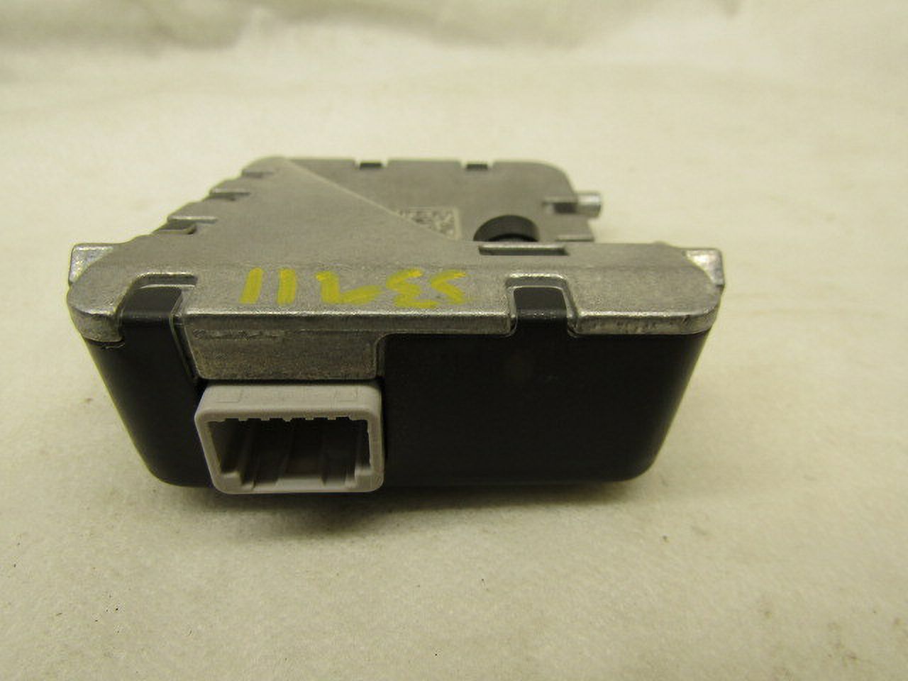 Pre-Owned 2018-2021 Toyota Tundra Windshield Mounted Lane Departure Camera   (Good)